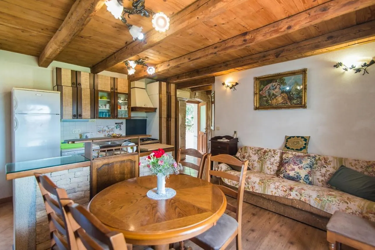 Apartment Nilda Valdi Sabadin 0*,  Croatia